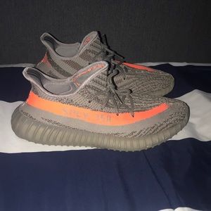 YEEZY BOOST 350 Beluga V2